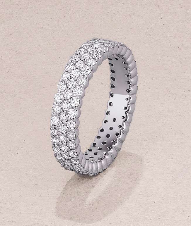 Men's engagement ring with
diamonds